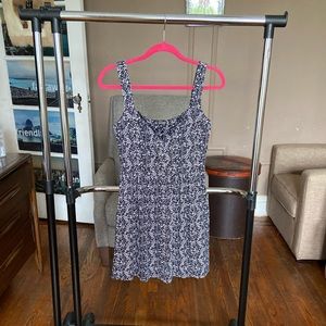 Black floral dress with pockets!